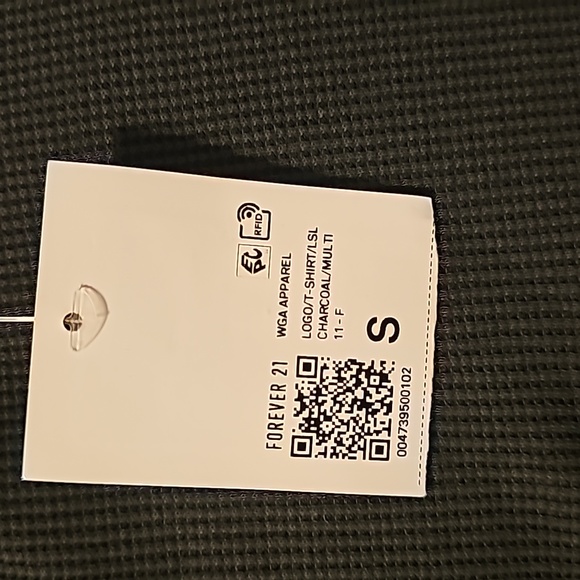 Tight dark grey long sleeve with rose pattern. - Picture 3 of 4